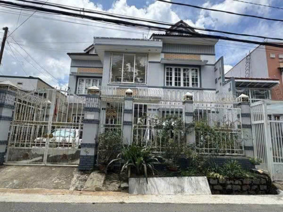 Bán Biệt Thự Đường Khe Sanh, Phường 10, TP. Đà Lạt – Sân Vườn Rộng, Full Thổ Cư, View Thoáng Đẹp