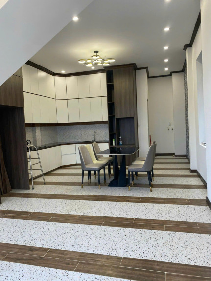 Bán Nhà Đường Cổ Loa, Phường 2, TP. Đà Lạt – 6 Phòng Ngủ, Nội Thất Sang Trọng