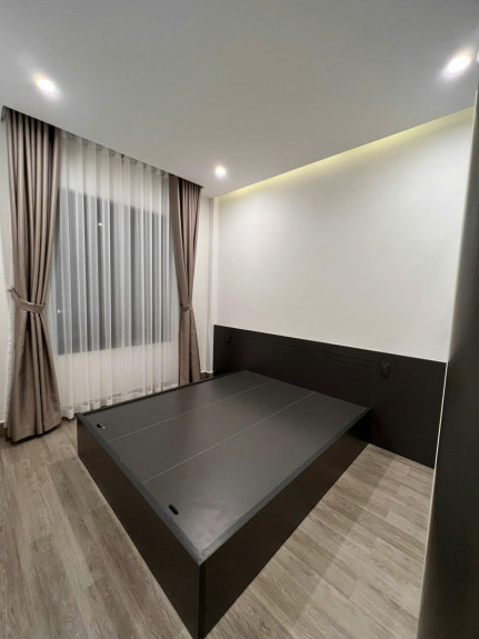 404