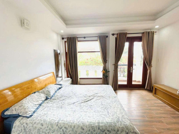 404