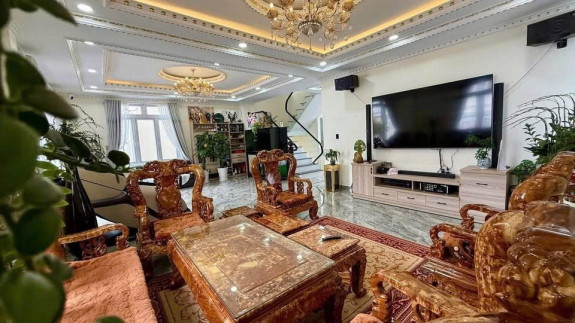 Biệt Thự Sang Trọng Hùng Vương, Phường 9 – Đà Lạt | Vị Trí Trung Tâm, Full Thổ Cư, Nội Thất Cao Cấp