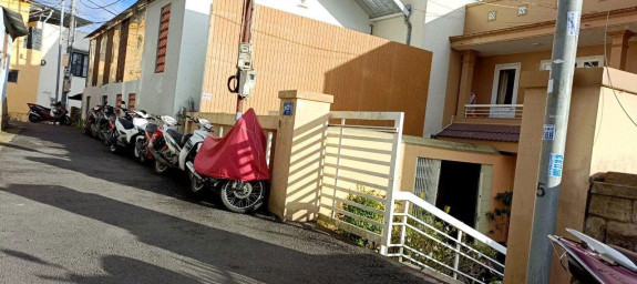 404