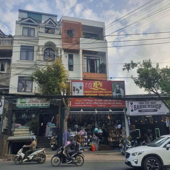 Cần Bán Nhà Mặt Tiền Nguyễn Đình Chiểu – Nhà Phố 1 Hầm 2 Lầu 1 Áp Mái Thang Máy, Nội Thất Hiện Đại, Kinh Doanh Sầm Uất