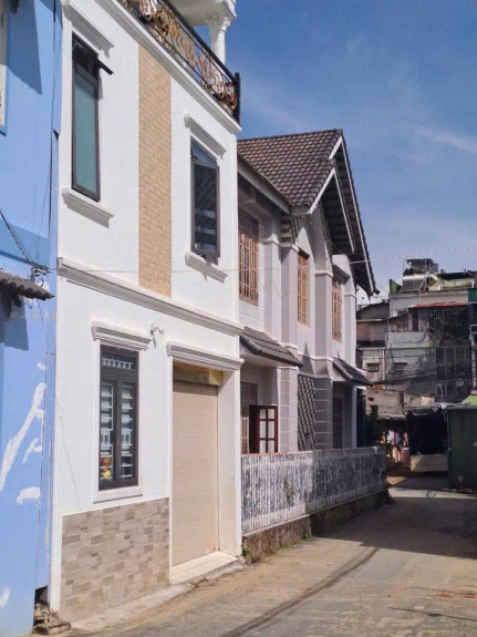 Bán Nhà Liền Kề Phan Chu Trinh – Phường 9 – Tp. Đà Lạt | Nhà Đẹp 3 Tầng, Gần Trung Tâm,